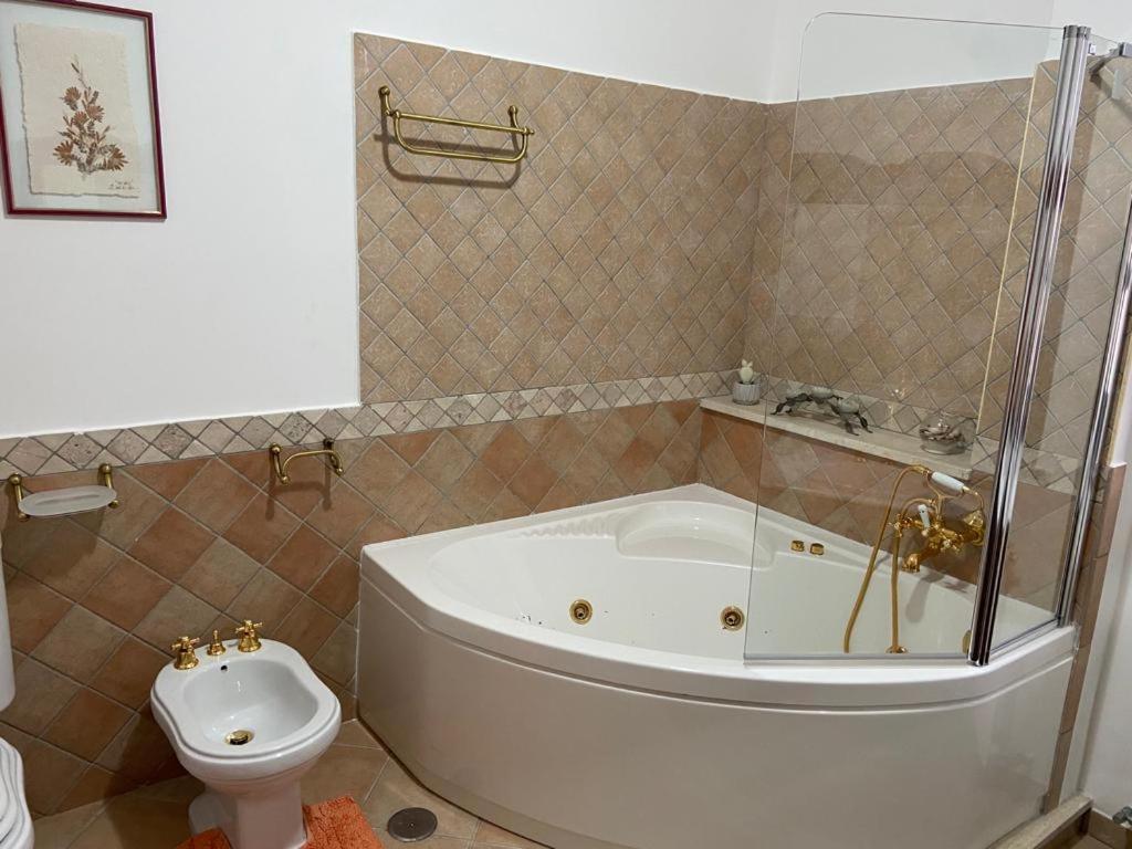 Villa Rosella Appartamento 2 - Con Piscina - 150 M Dal Mare Casa Margherita Eksteriør bilde